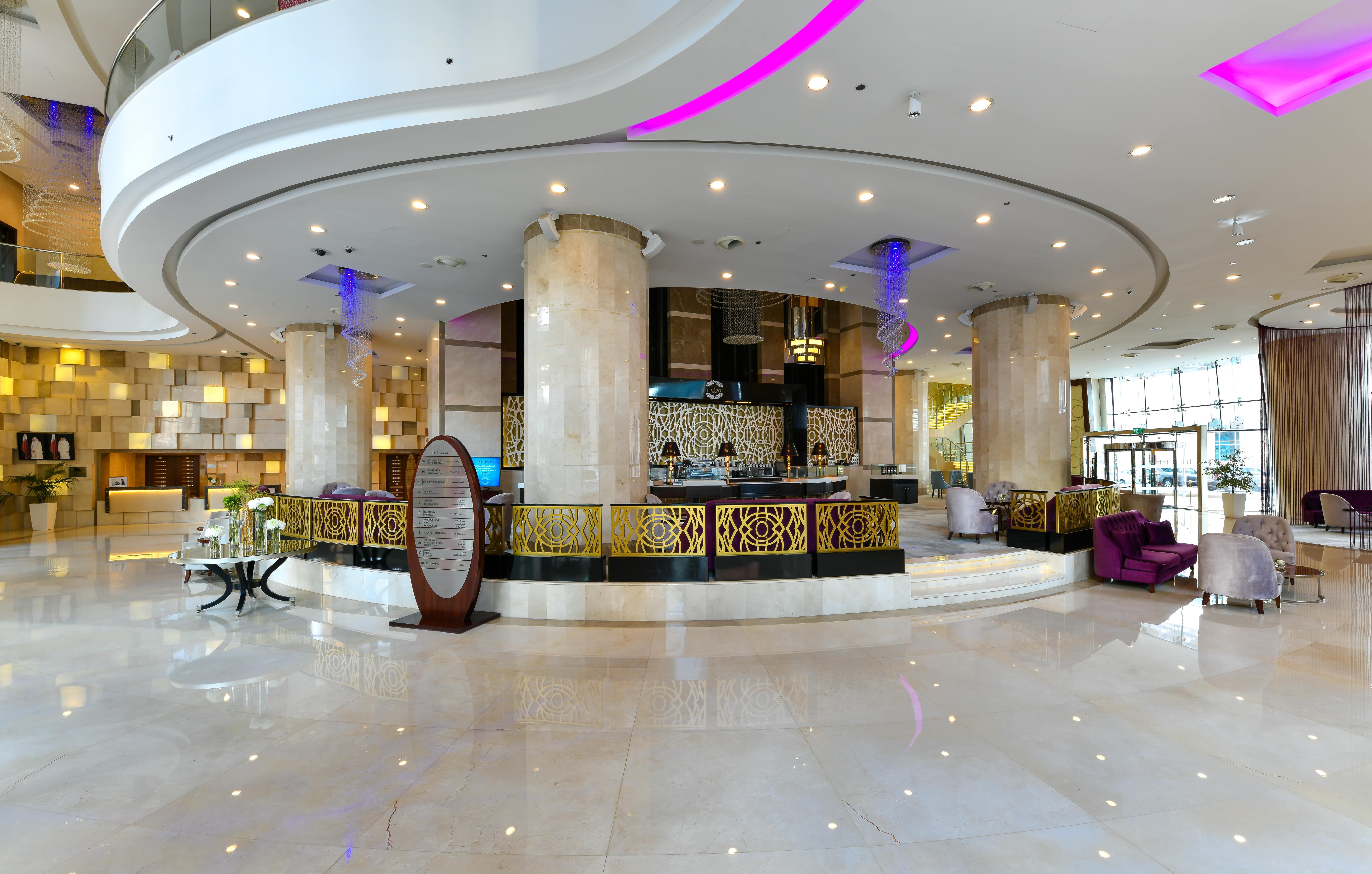 Hotel Plaza West Bay
