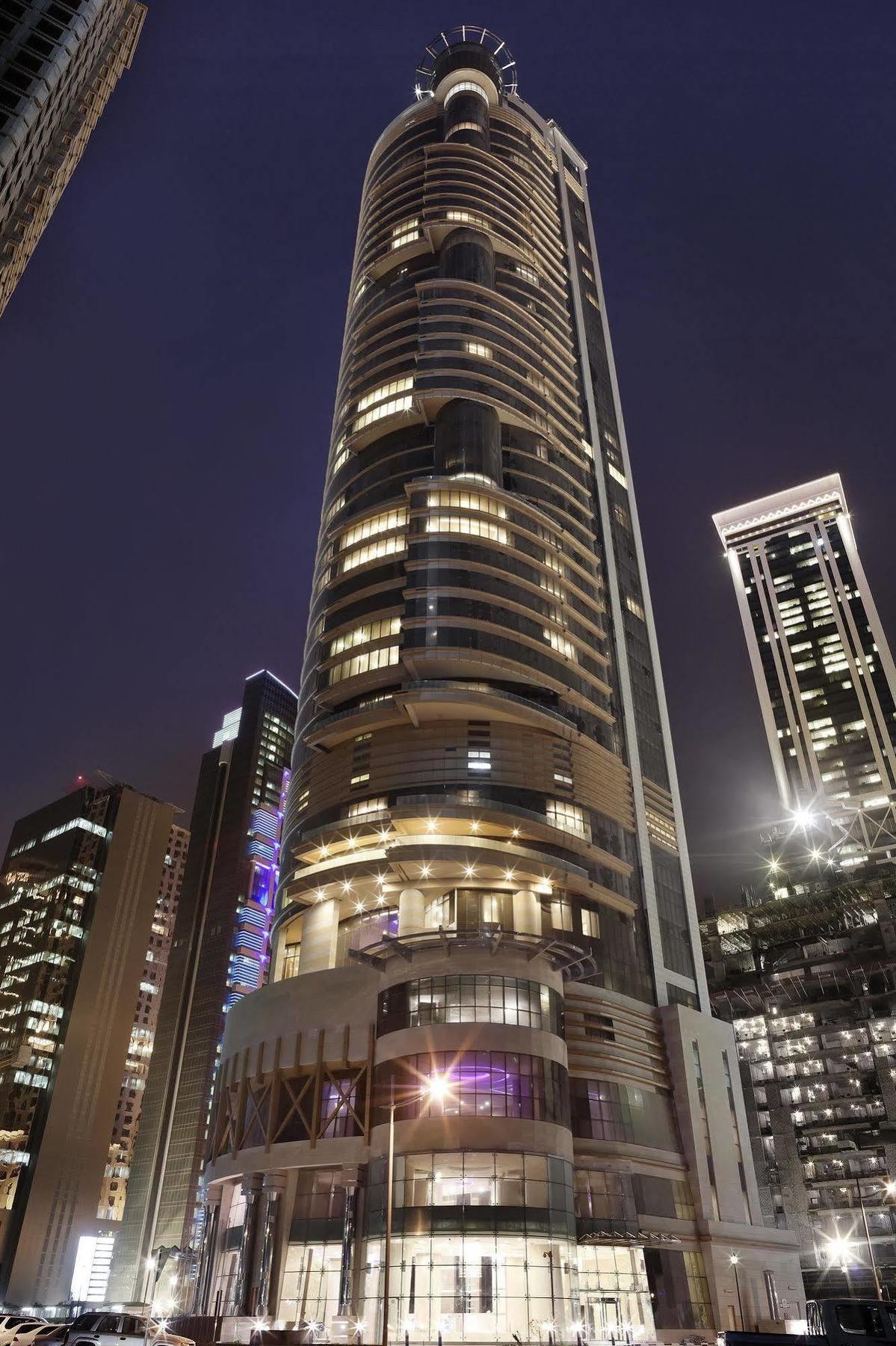 Hotel Plaza West Bay 5*
