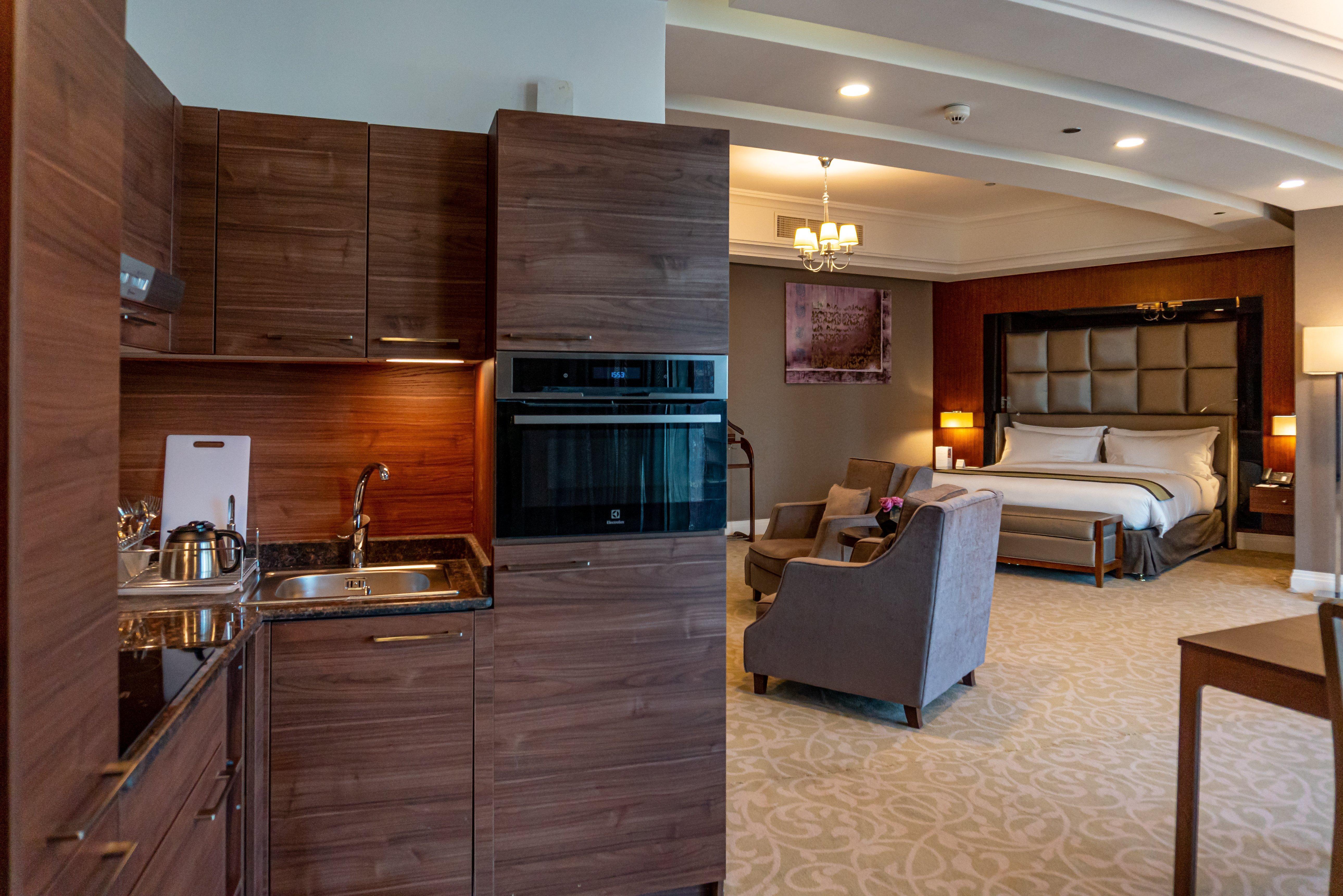 Plaza West Bay Hotel 5*