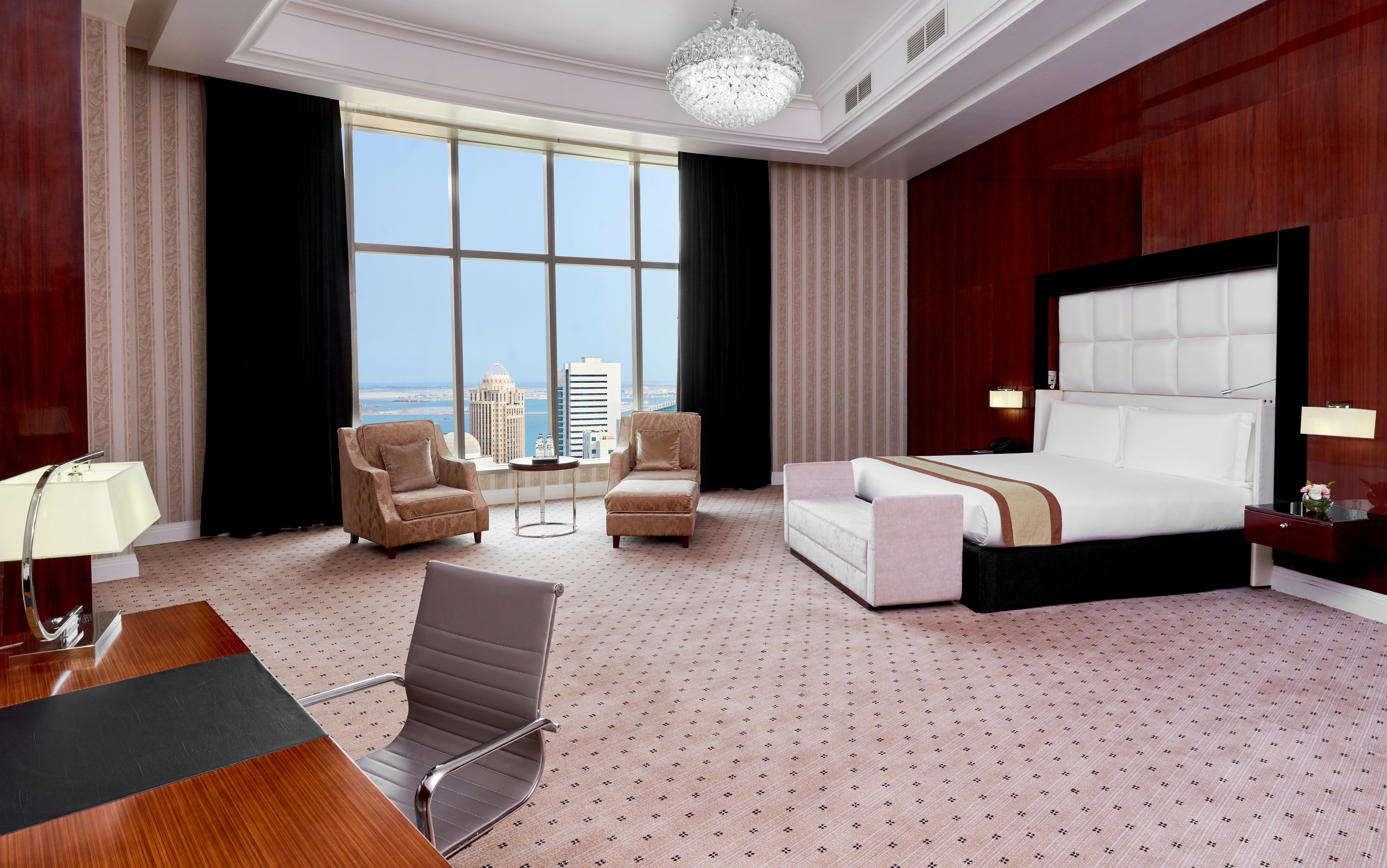 Plaza West Bay 5*