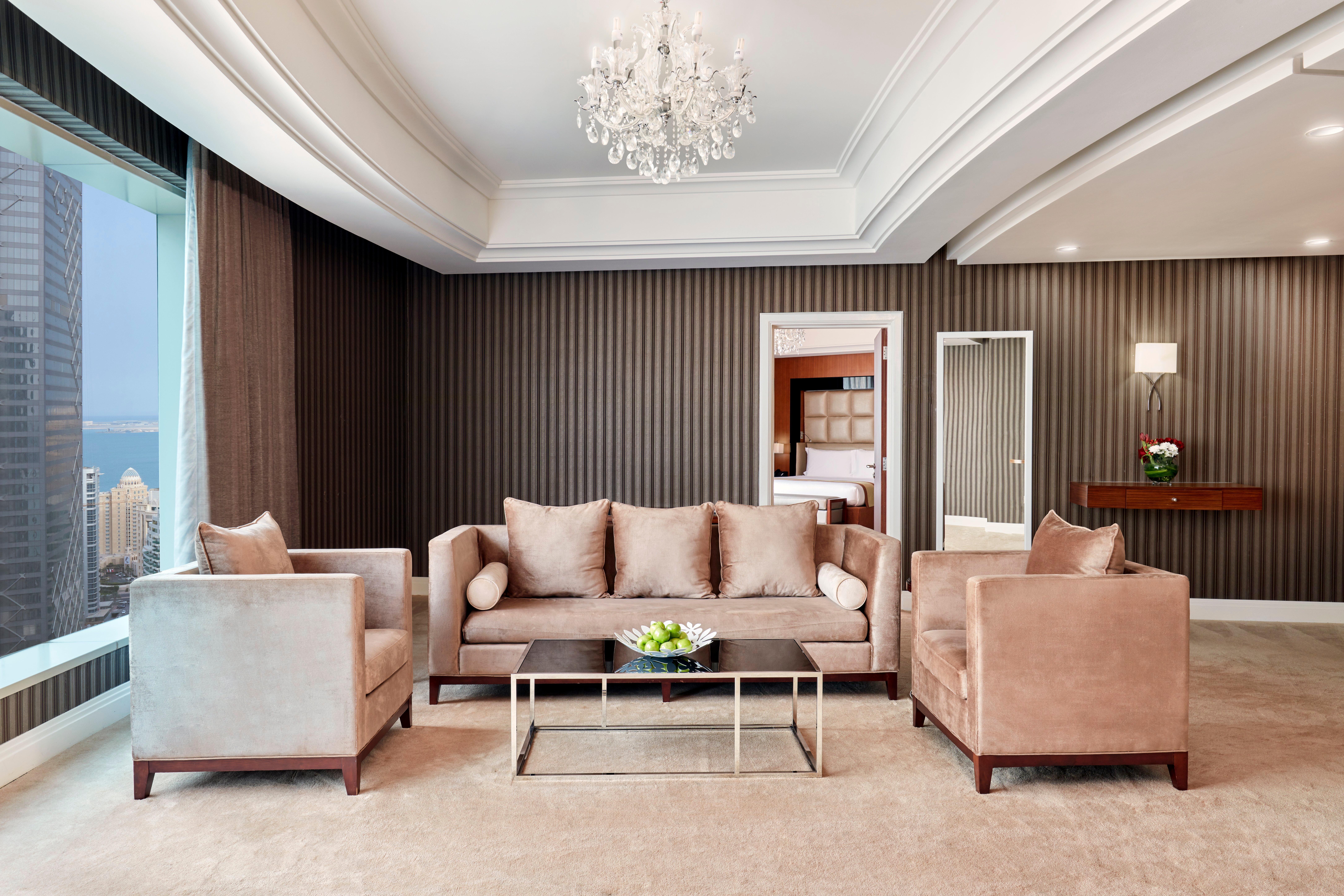 Plaza West Bay Hotel 5*
