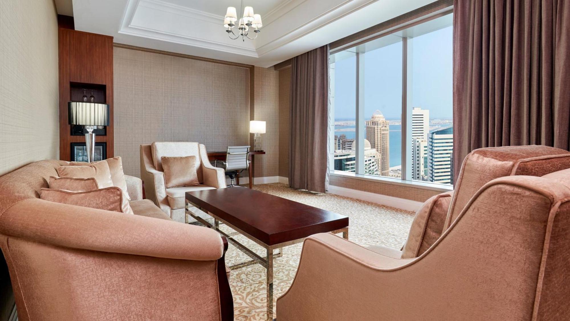 Plaza West Bay Hotel 5*
